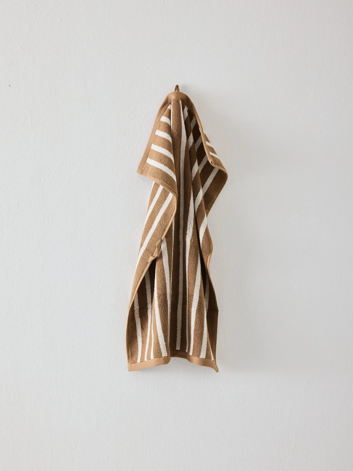 Bonnie Hand Towel in Brown