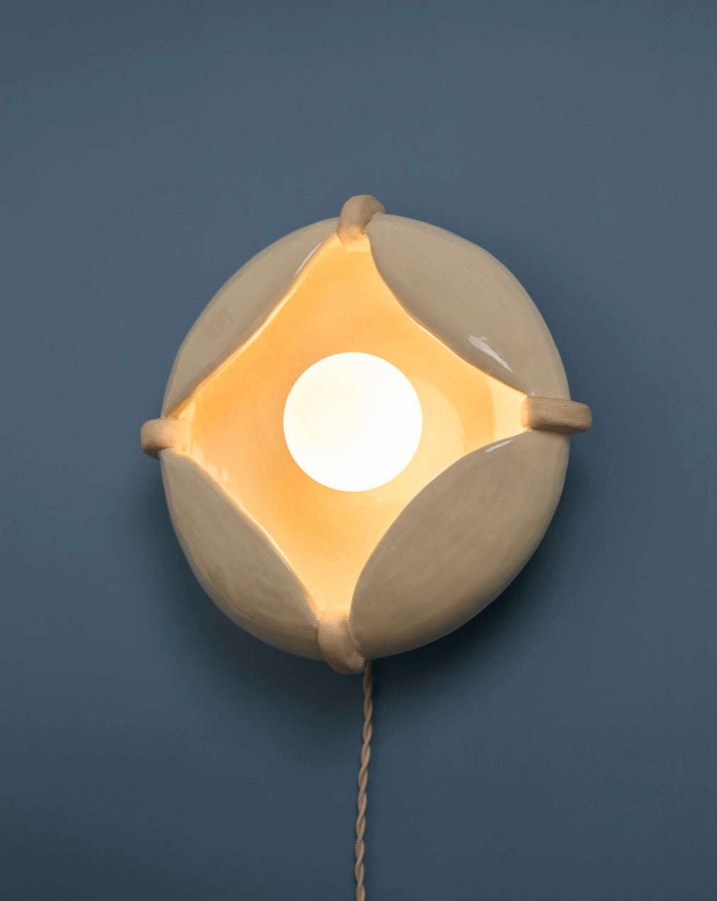 Jaajr Studio Pearl Sconce Mini in Milk