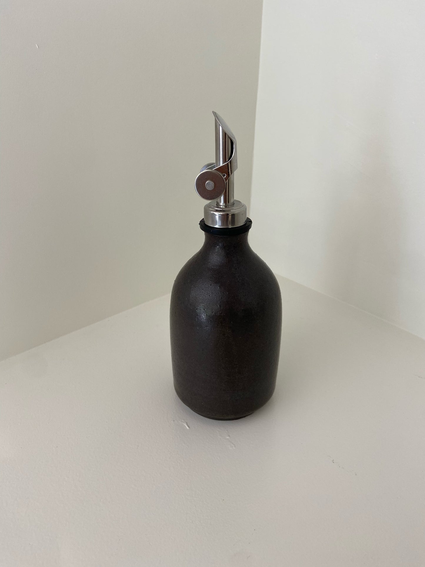 ELI WEST Basalt Cruet 01