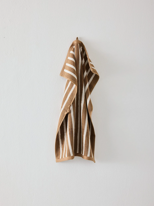 Bonnie Hand Towel in Brown