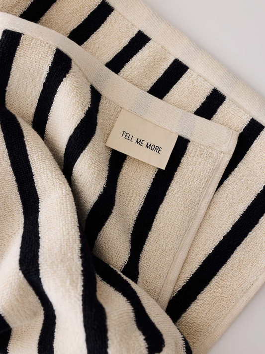 Bonnie Hand Towel in Black