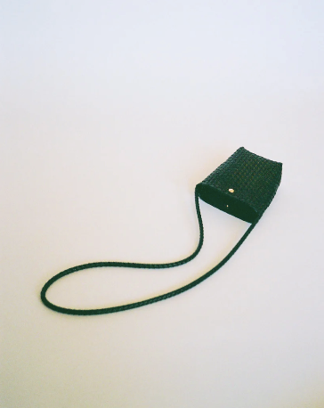 Mimmi Terra Sling Bag in Nera